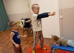 Студия детского Фитнеса " Шаг за Шагом"
